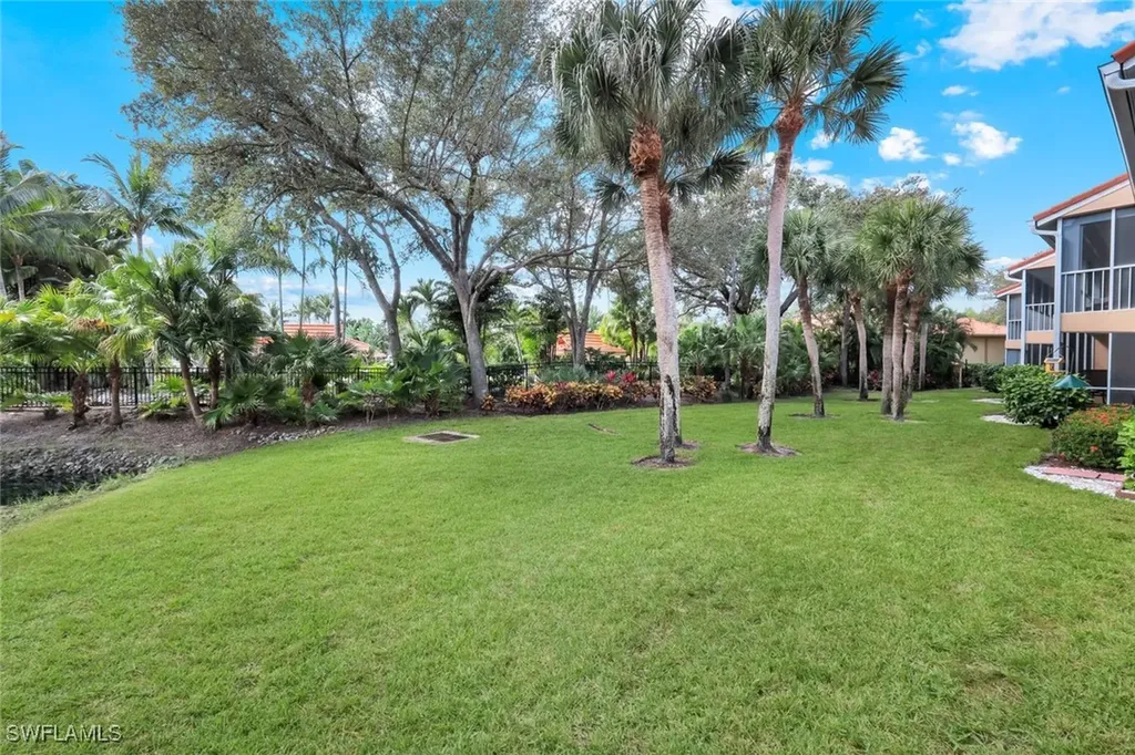 2462 Hidden Lake Drive Naples FL 34112