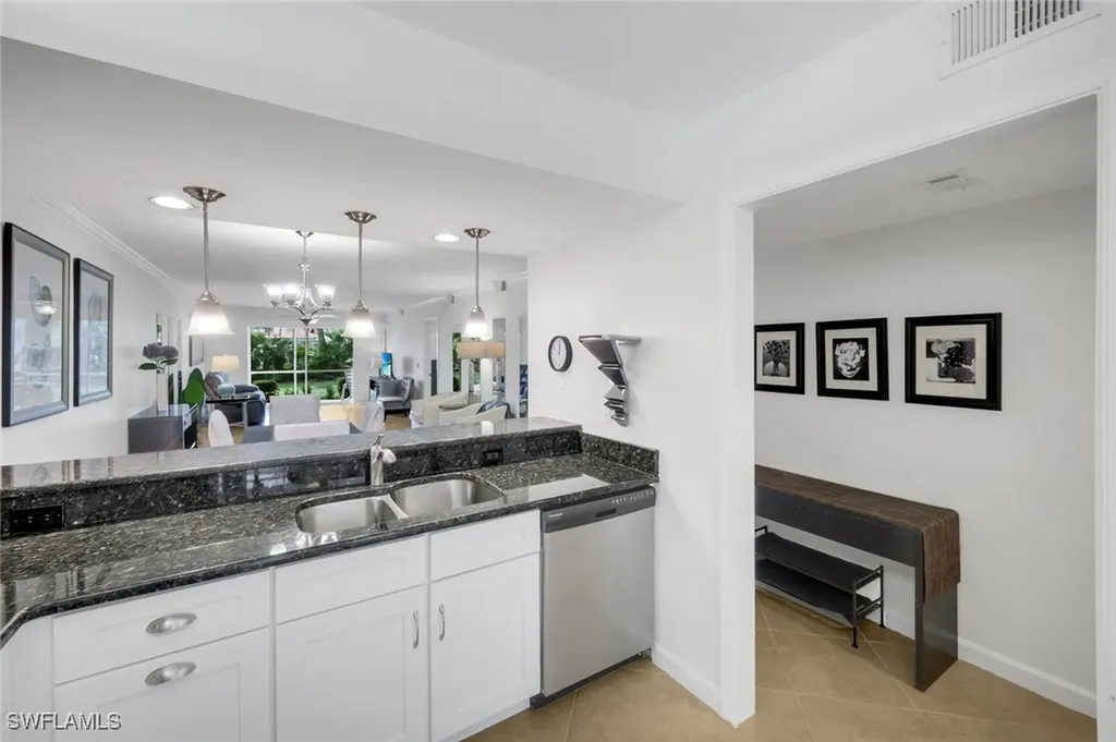 2462 Hidden Lake Drive Naples FL 34112