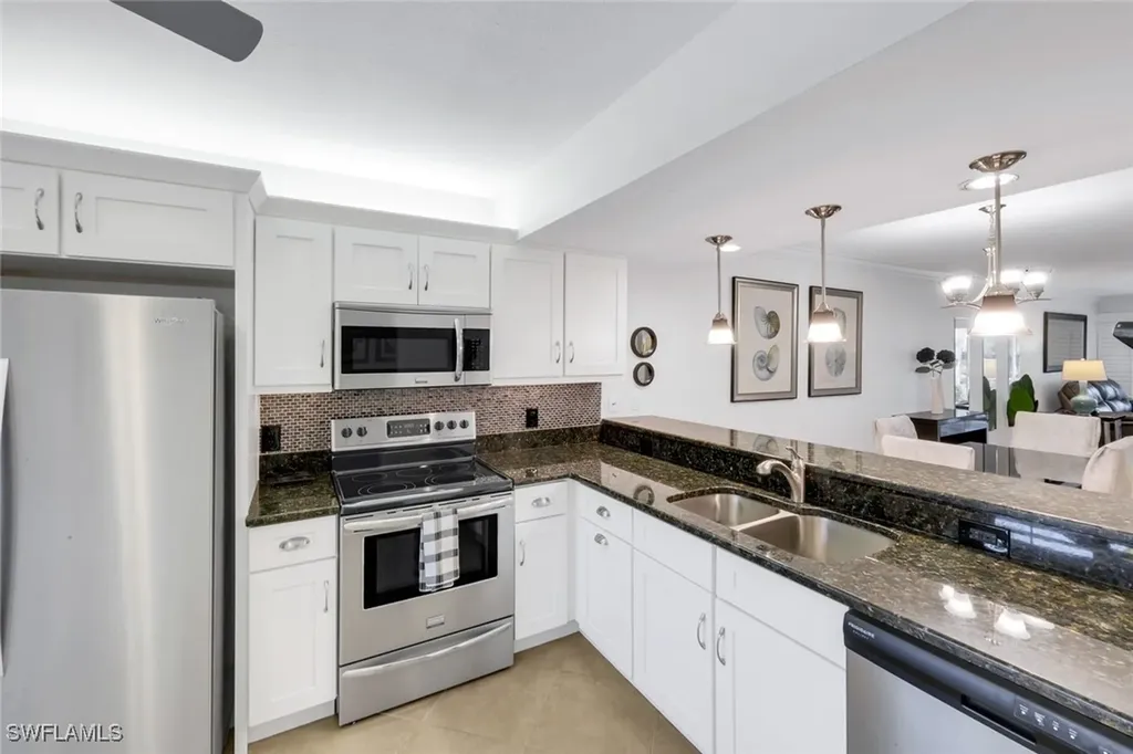 2462 Hidden Lake Drive Naples FL 34112