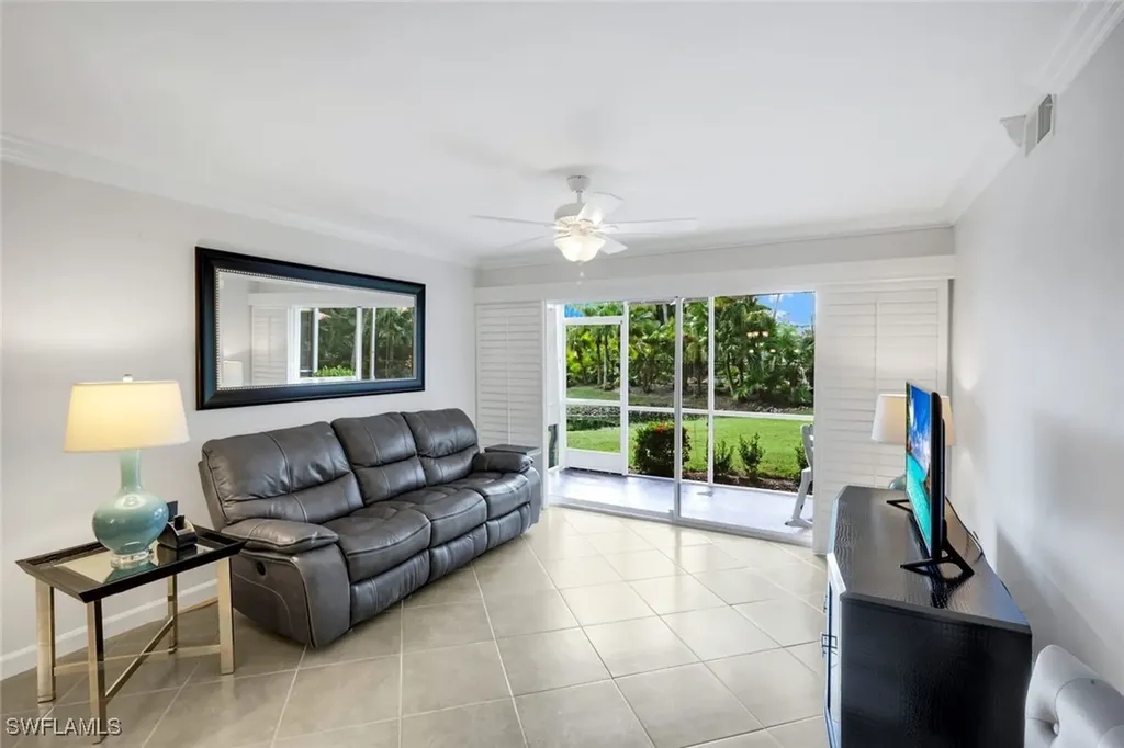 2462 Hidden Lake Drive Naples FL 34112