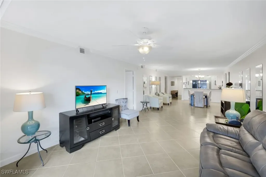 2462 Hidden Lake Drive Naples FL 34112