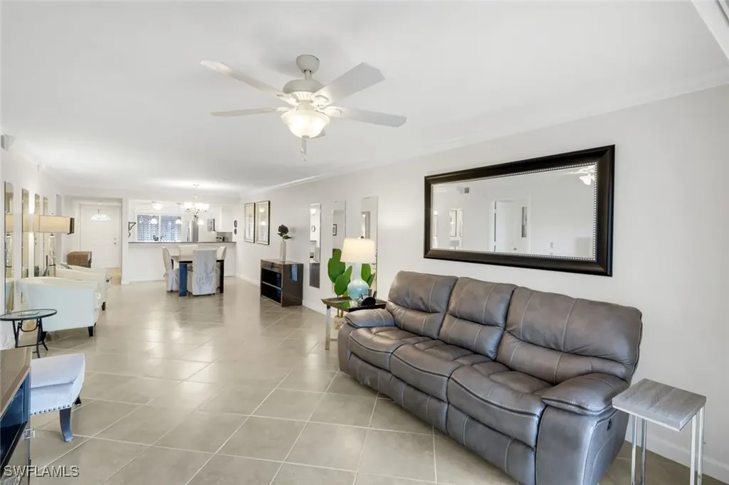 2462 Hidden Lake Drive Naples FL 34112