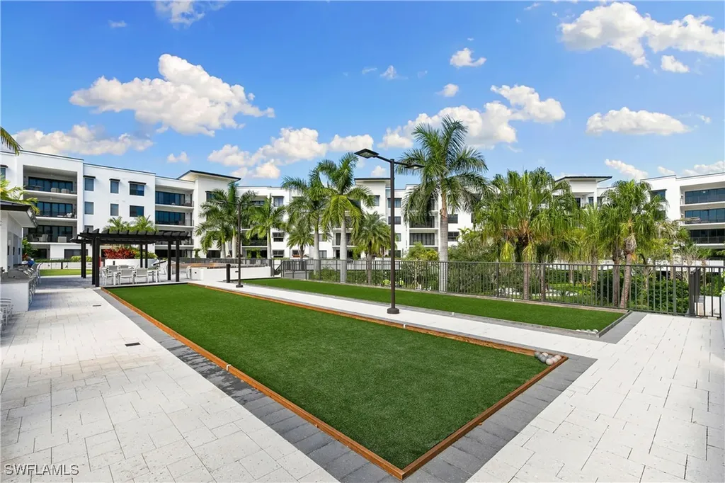1115 Central Avenue Naples FL 34102