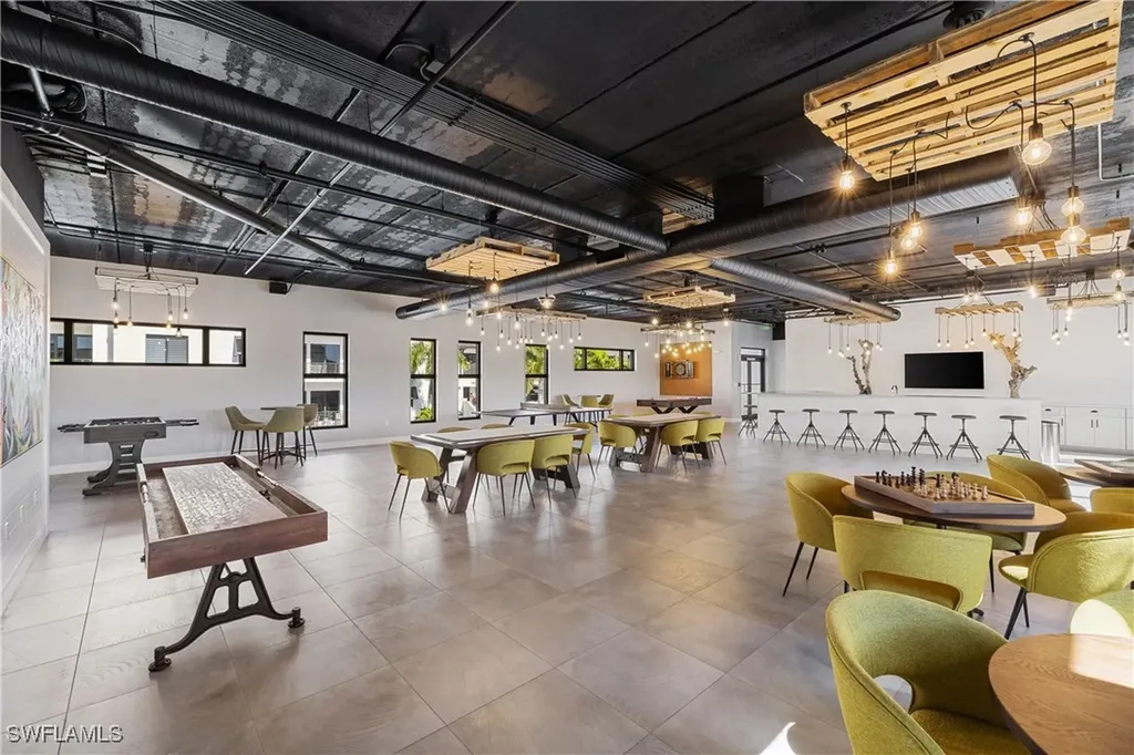 1115 Central Avenue Naples FL 34102