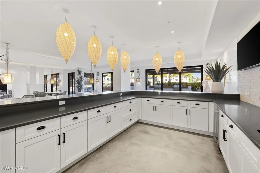 1115 Central Avenue Naples FL 34102