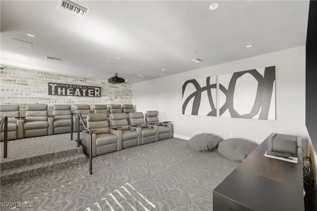 1115 Central Avenue Naples FL 34102