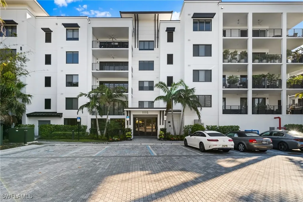 1115 Central Avenue Naples FL 34102