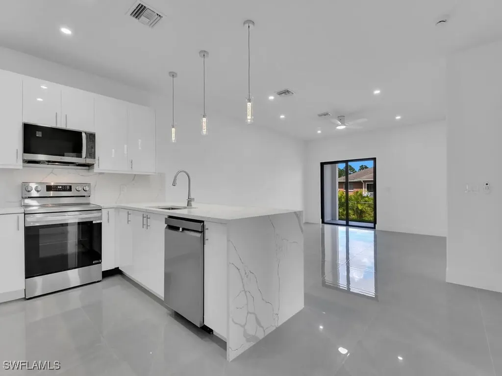 4450/4452 24th Street SW Lehigh Acres FL 33973