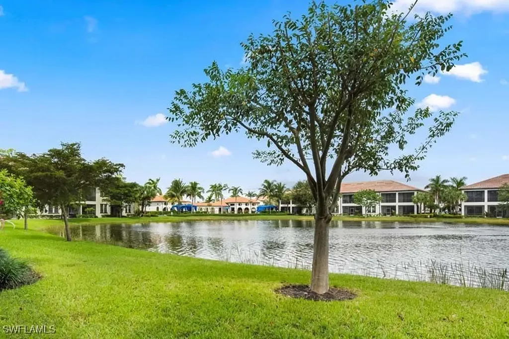 15102 Palmer Lake Circle Naples FL 34109