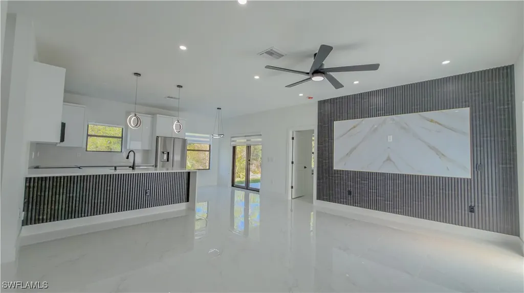 401 E 17th Street Lehigh Acres FL 33972