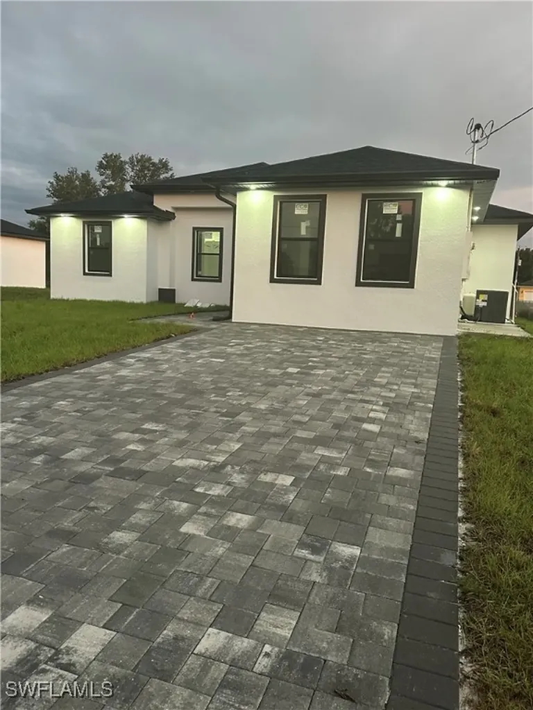 4011 SW 33rd Street Lehigh Acres FL 33976