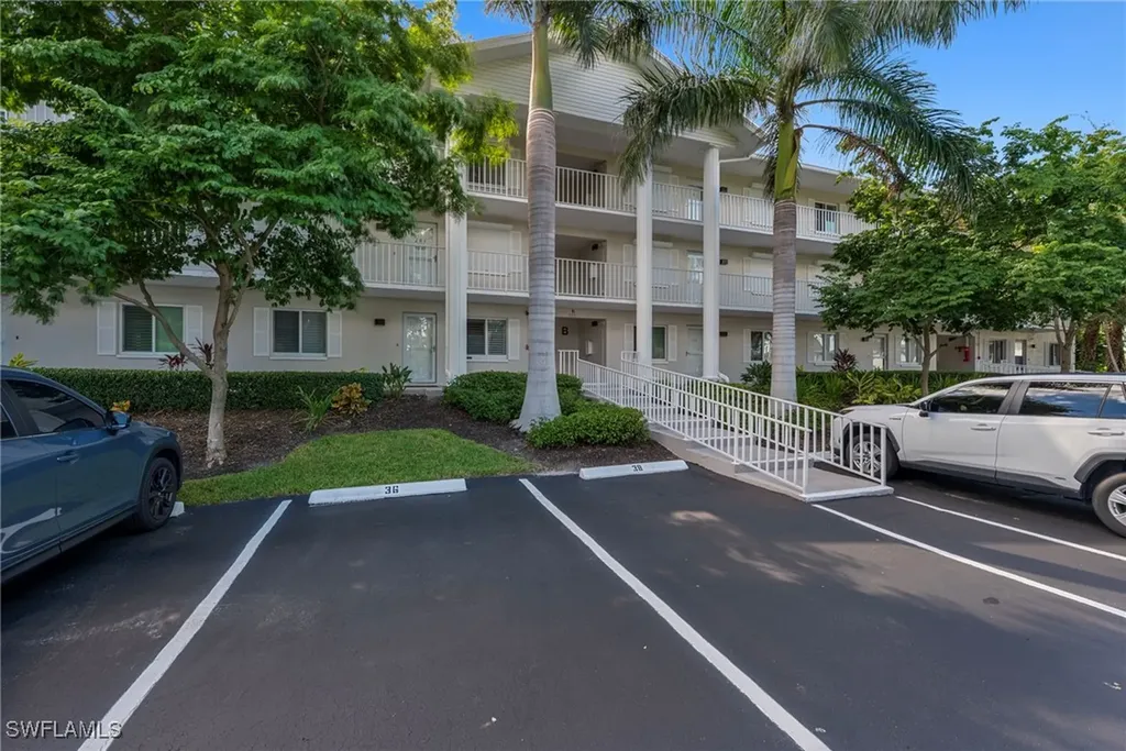 3001 Sandpiper Bay Circle Naples FL 34112