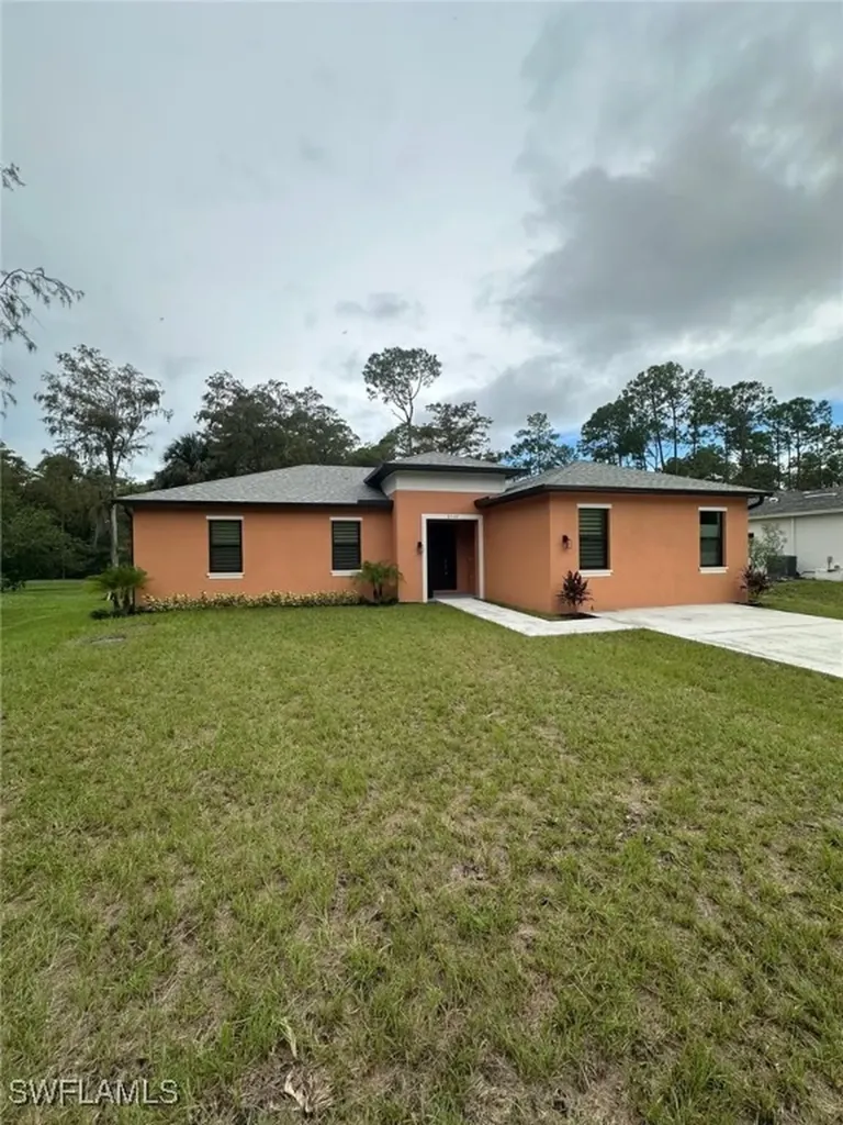 2167 Della Drive Naples FL 34117