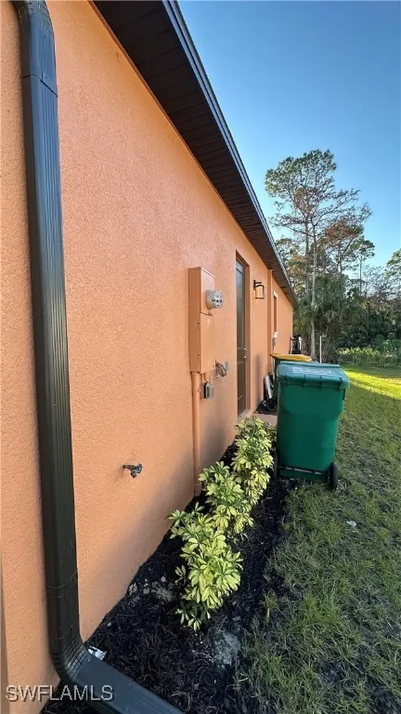 2167 Della Drive Naples FL 34117