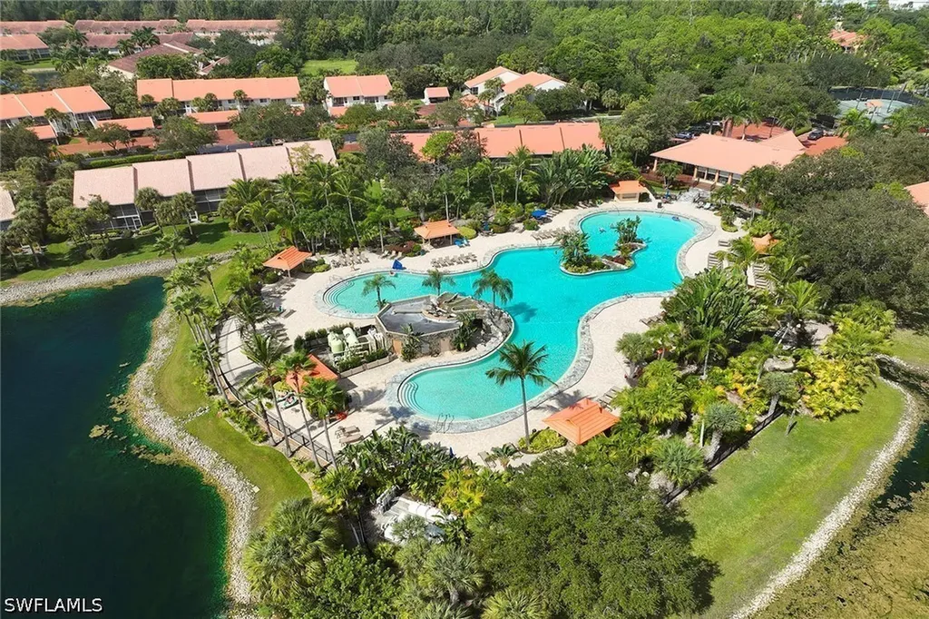 2405 Hidden Lake Drive Naples FL 34112
