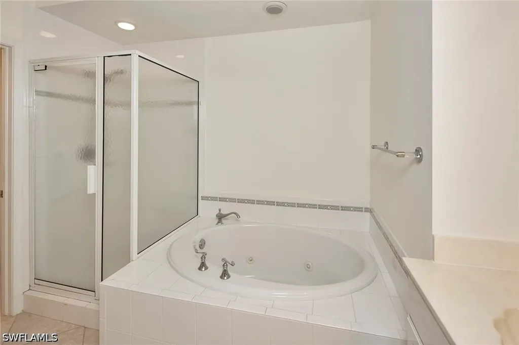 2405 Hidden Lake Drive Naples FL 34112