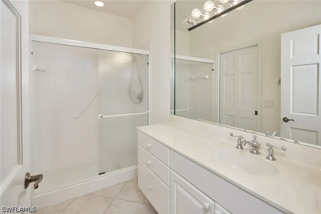 2405 Hidden Lake Drive Naples FL 34112
