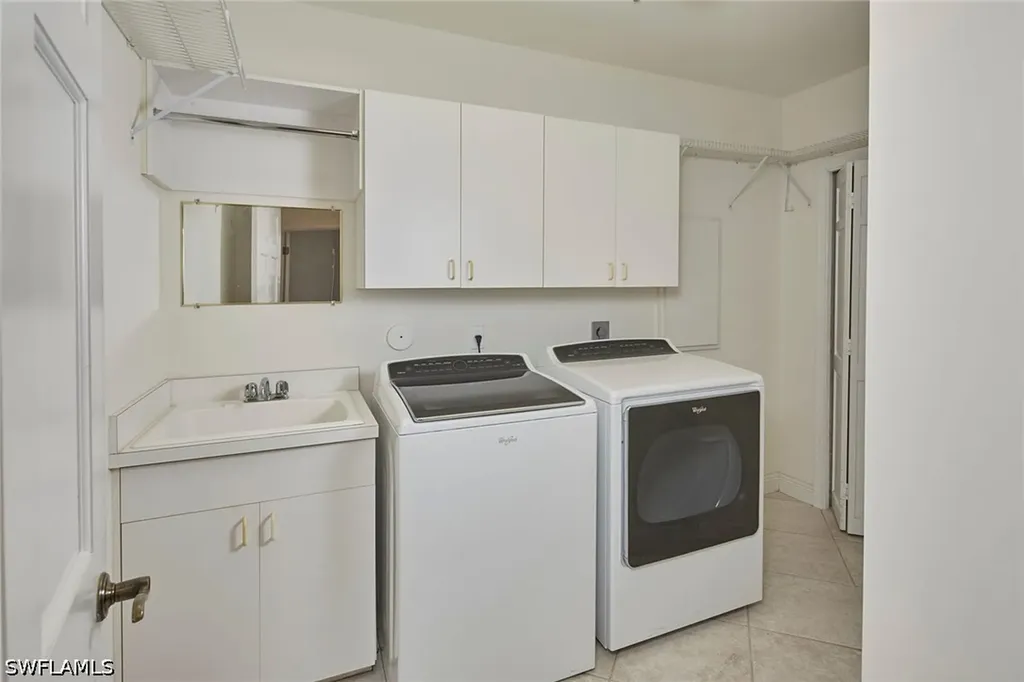 2405 Hidden Lake Drive Naples FL 34112