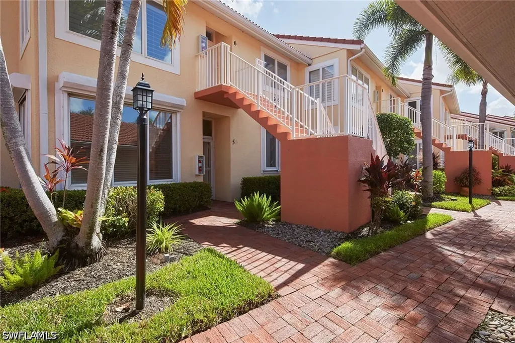 2405 Hidden Lake Drive Naples FL 34112