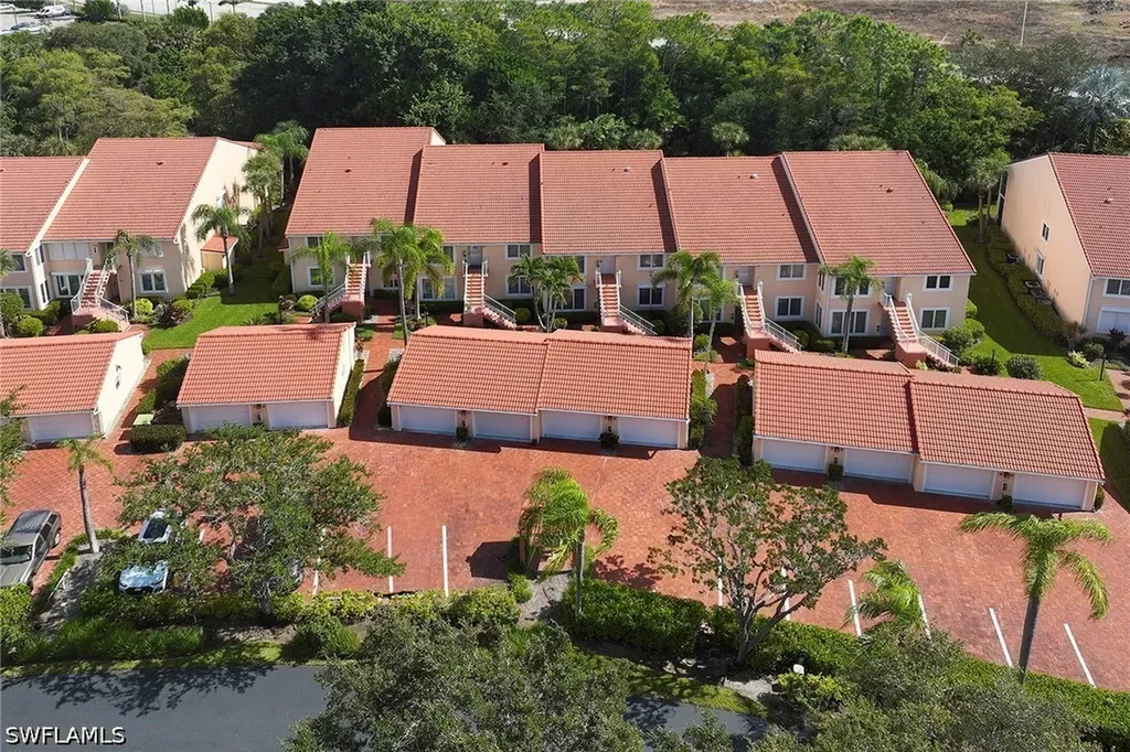 2405 Hidden Lake Drive Naples FL 34112
