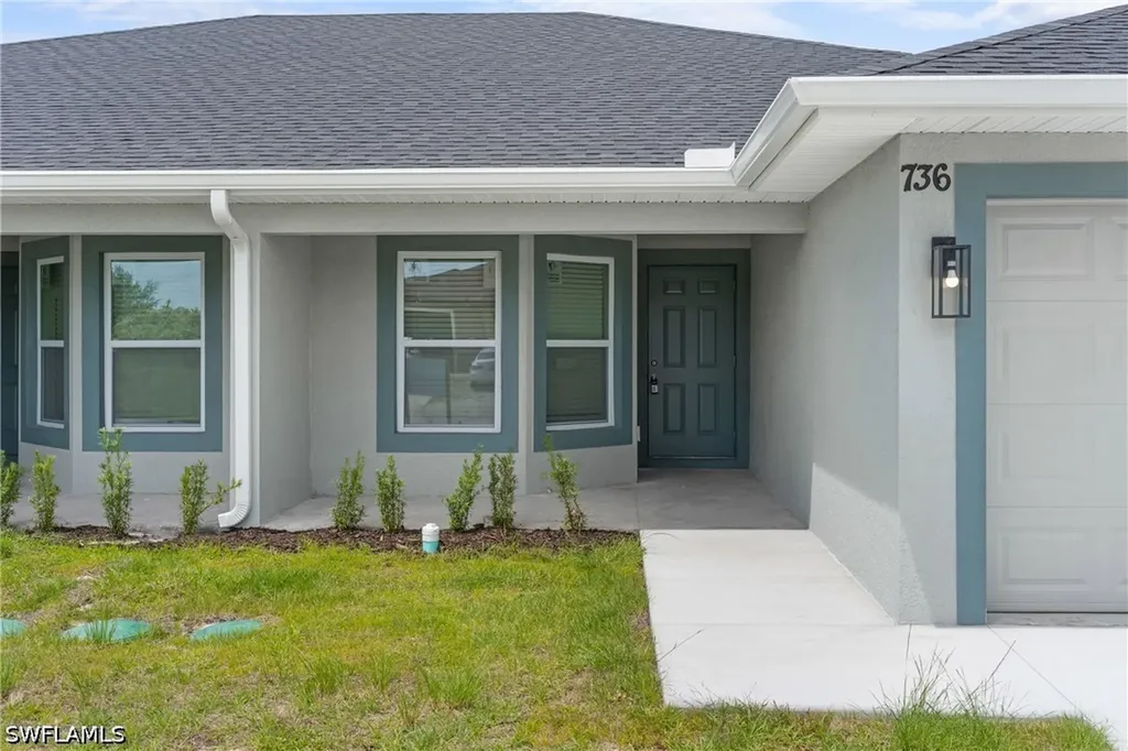 736/738 Gilbert Avenue S Lehigh Acres FL 33973