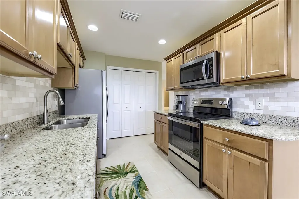 3010 Meandering Way Fort Myers FL 33905