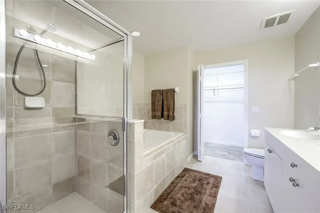 3010 Meandering Way Fort Myers FL 33905