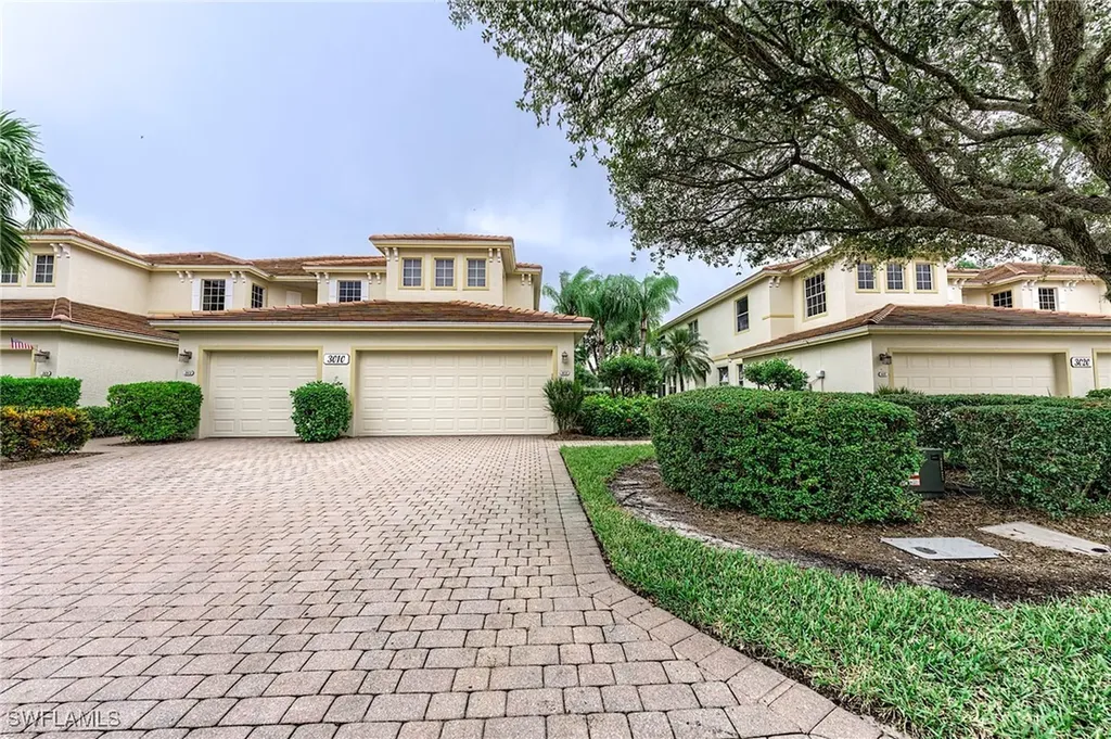 3010 Meandering Way Fort Myers FL 33905