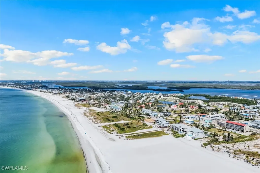 6145 Court Street Fort Myers Beach FL 33931