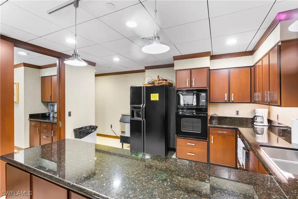 7515 Pelican Bay Boulevard Naples FL 34108
