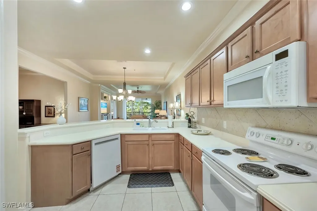 4863 Hampshire Court Naples FL 34112