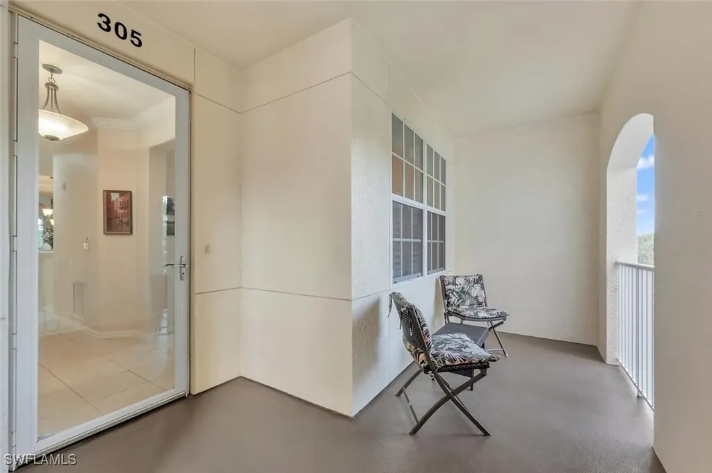 4863 Hampshire Court Naples FL 34112