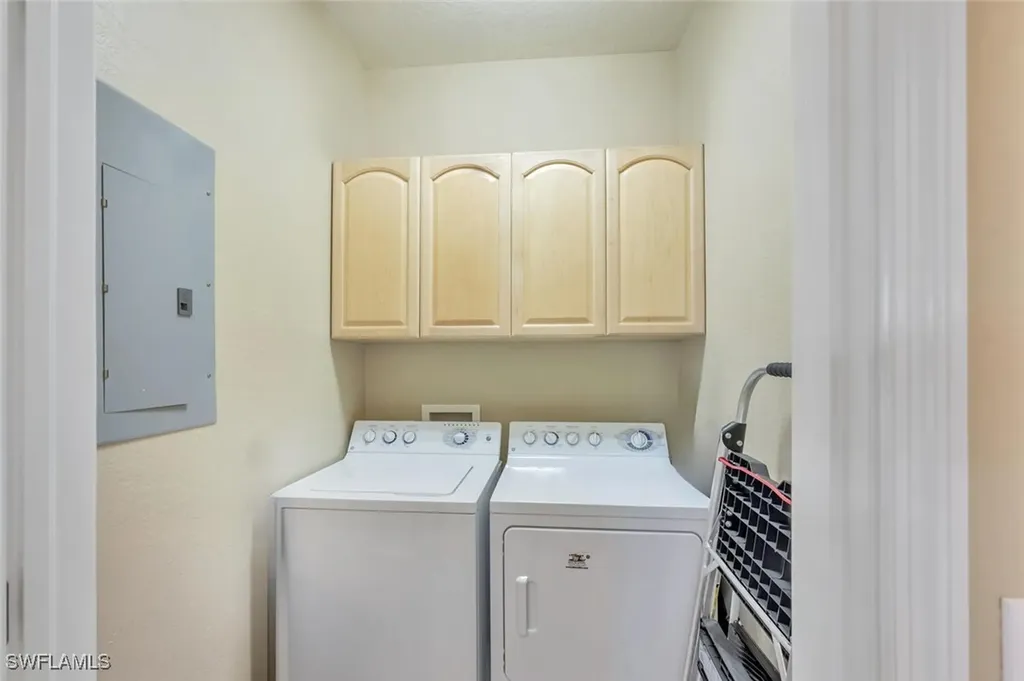 4863 Hampshire Court Naples FL 34112