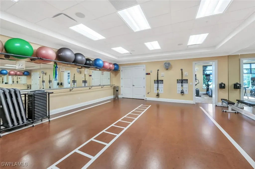 4863 Hampshire Court Naples FL 34112