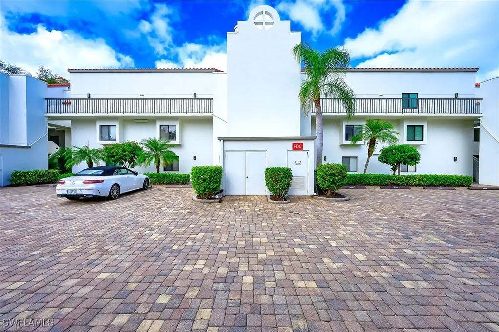586 Beachwalk Circle Naples FL 34108