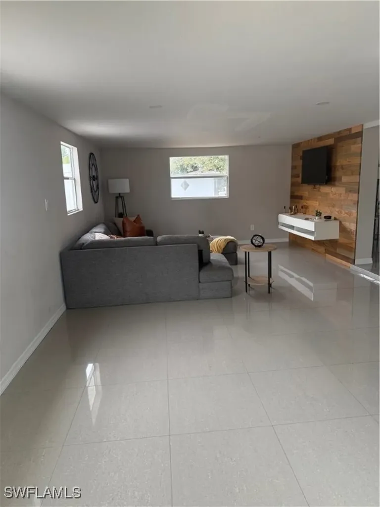 1635 Lowell Court Fort Myers FL 33907