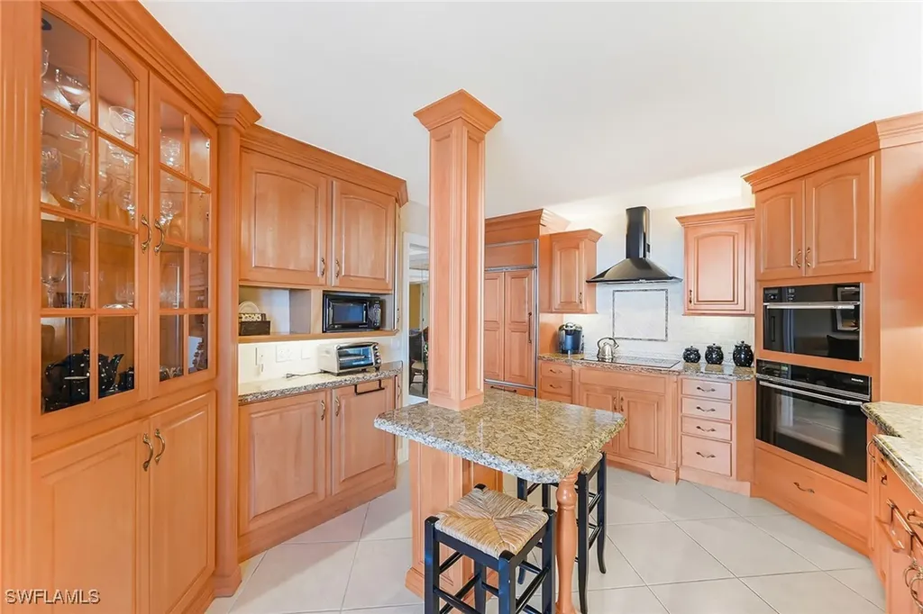 4005 Gulf Shore Boulevard N Naples FL 34103