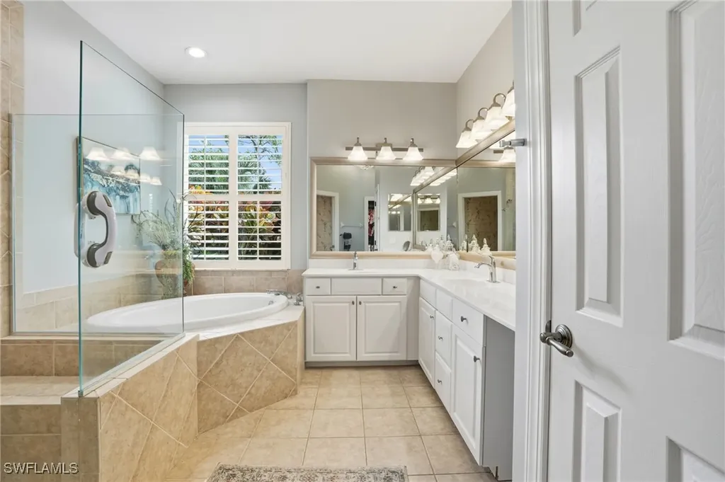 4960 Shaker Heights Court Naples FL 34112