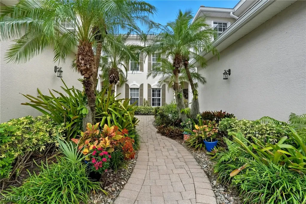 4960 Shaker Heights Court Naples FL 34112