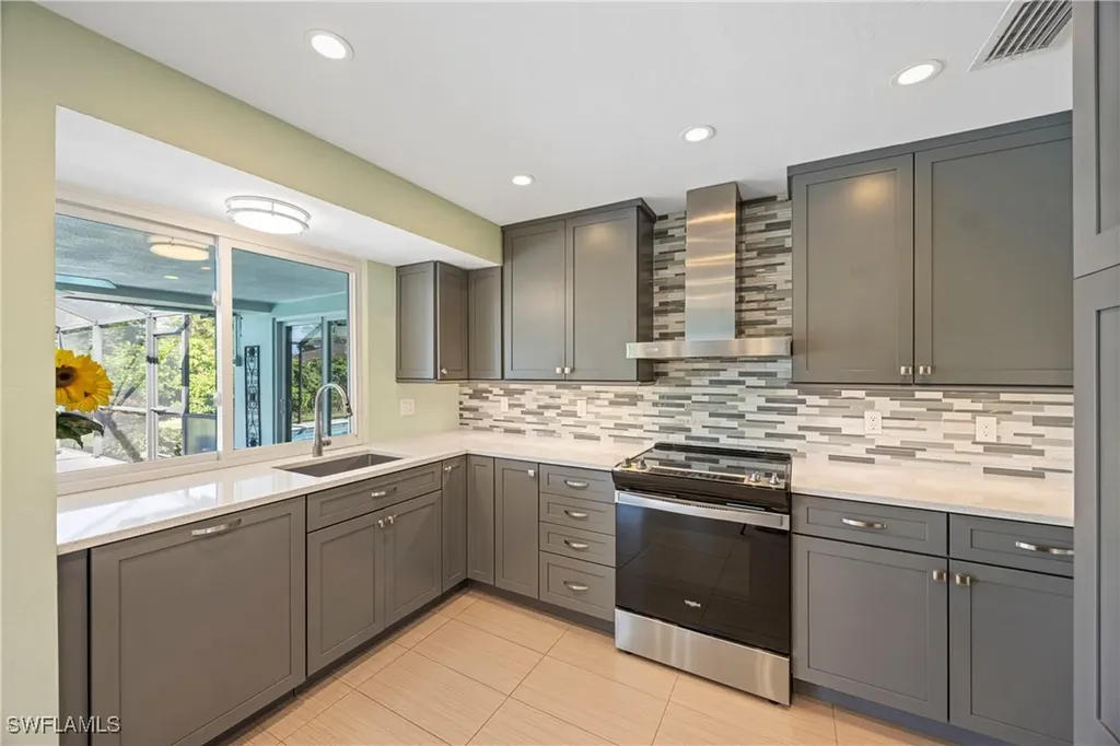9757 Berkshire Street Naples FL 34109