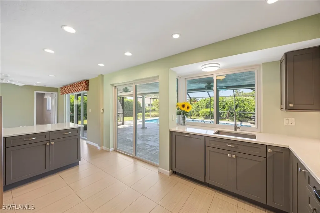 9757 Berkshire Street Naples FL 34109