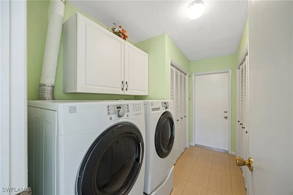 9757 Berkshire Street Naples FL 34109