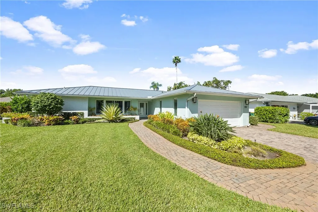 9757 Berkshire Street Naples FL 34109