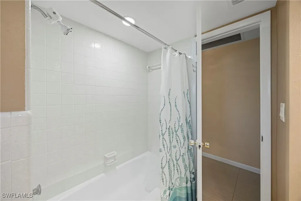 9757 Berkshire Street Naples FL 34109