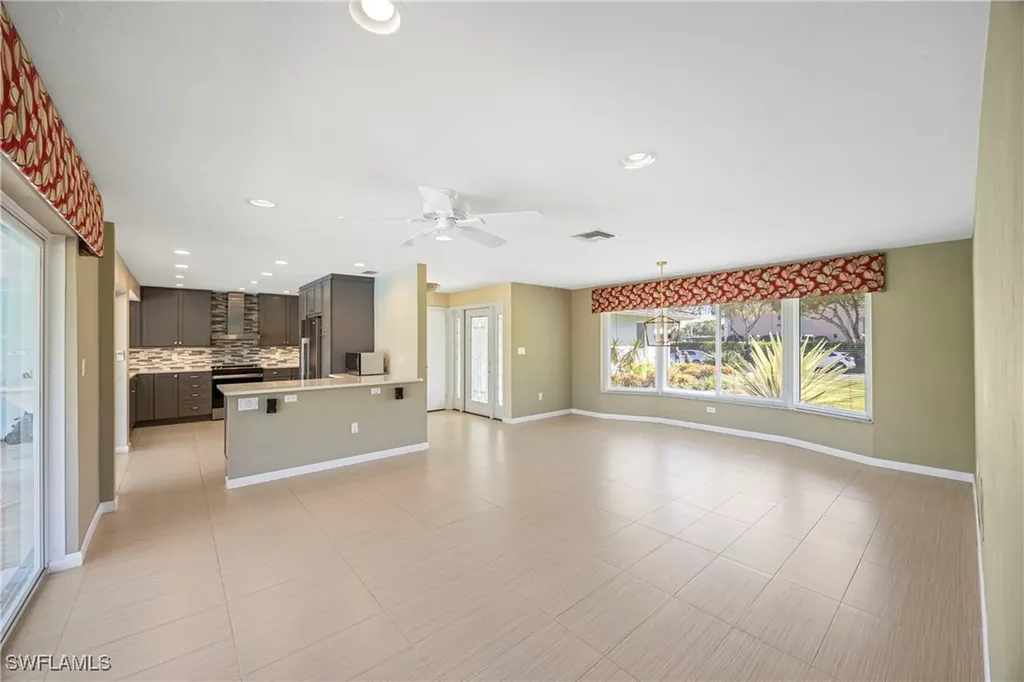 9757 Berkshire Street Naples FL 34109