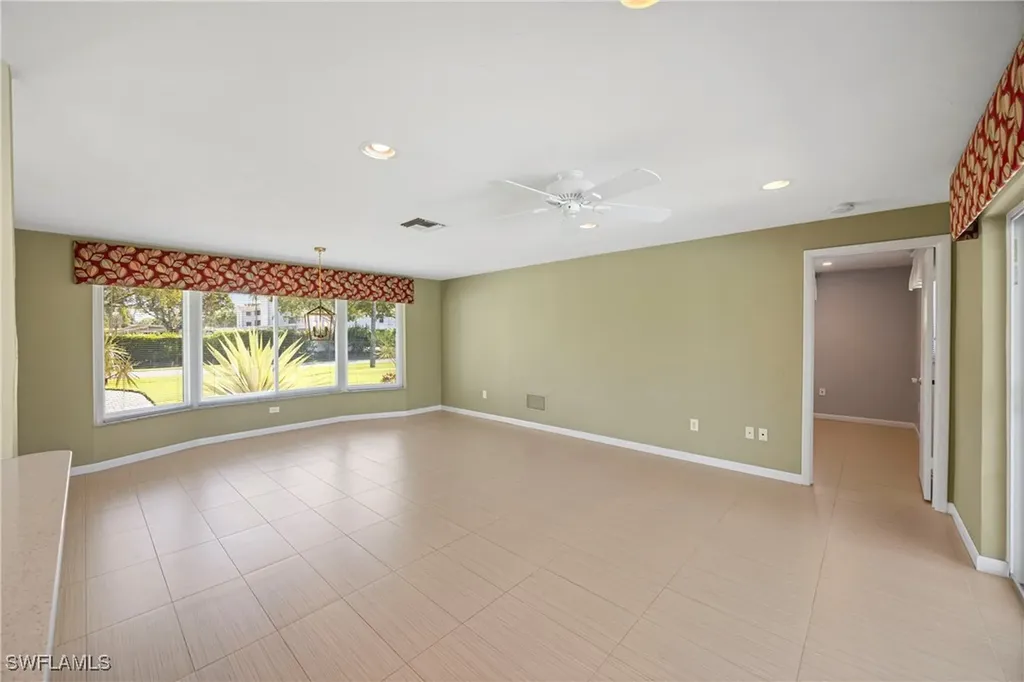 9757 Berkshire Street Naples FL 34109