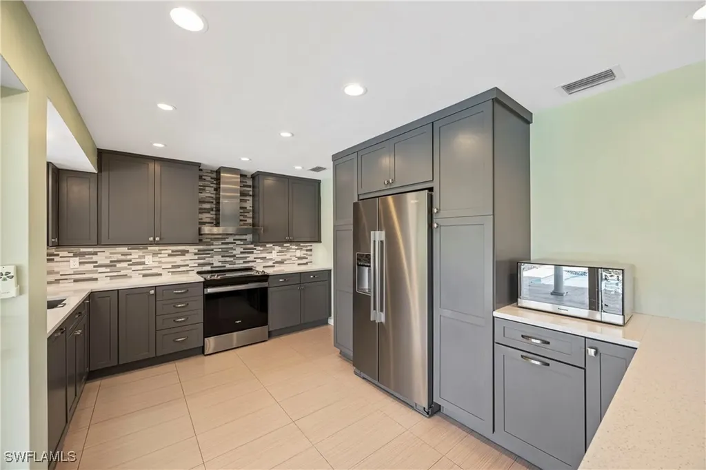 9757 Berkshire Street Naples FL 34109