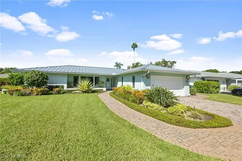 9757 Berkshire Street Naples FL 34109
