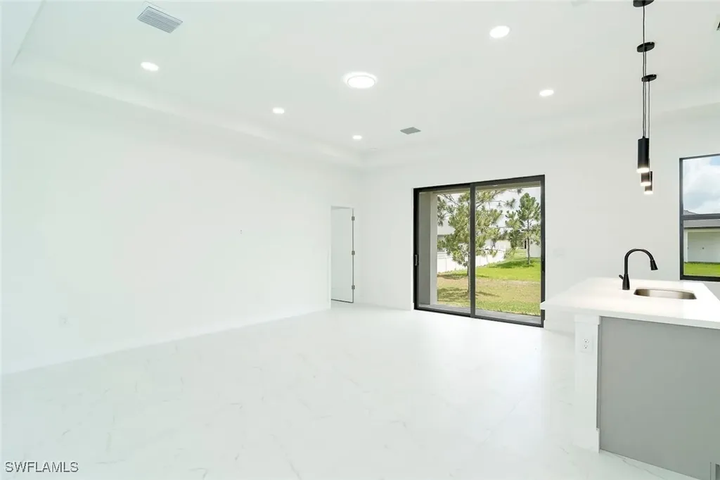 4209 25th Street SW Lehigh Acres FL 33976
