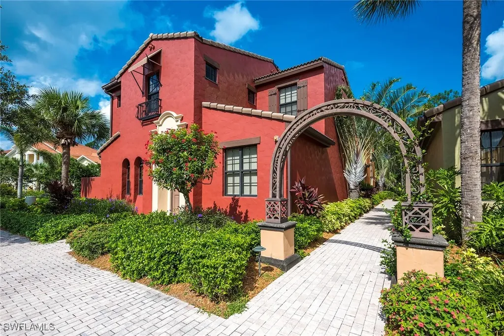 9161 Chula Vista Street Naples FL 34113